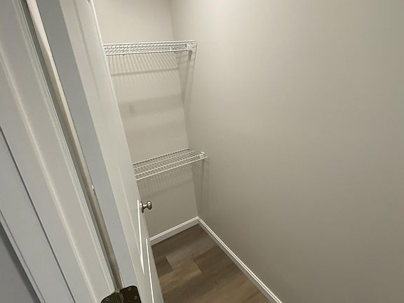 4th image of 200 Parkers Loop #1