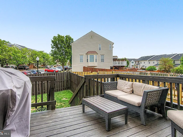 510 Lilac Ter NE — Photo 35