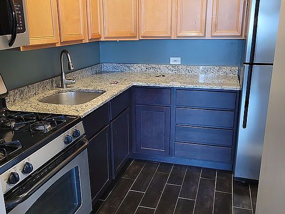 2nd image of 2901 S Michigan Ave APT 806