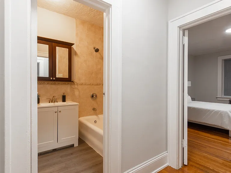 Randolph Manor Apartments — Photo 6