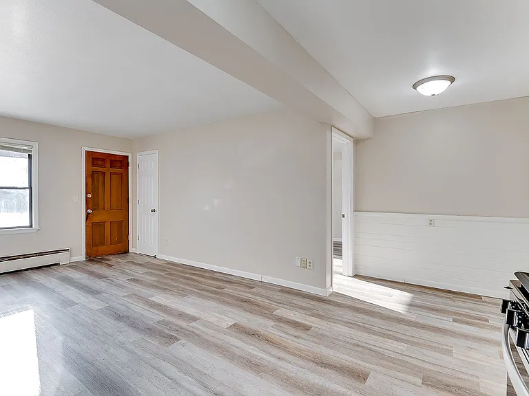 Trailway Apartments — Photo 53