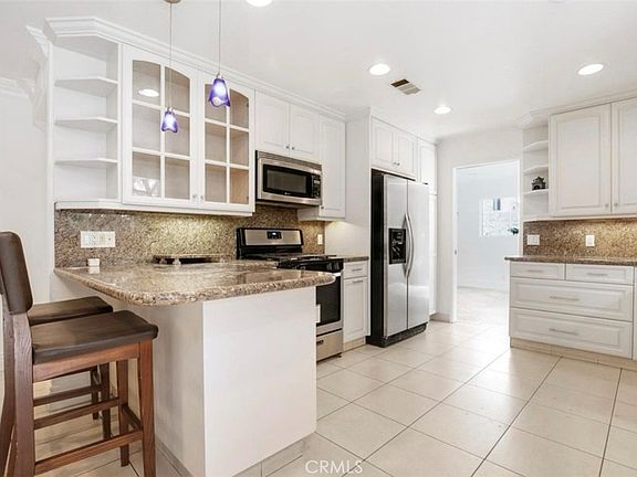 5th image of 5954 Wilkinson Ave