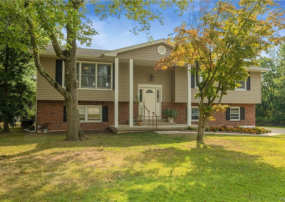 1st image of 30 Cornell Dr
