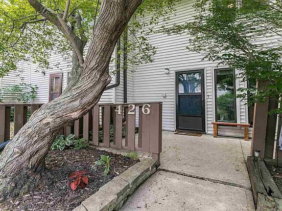 3rd image of 426 Hawaii Ct