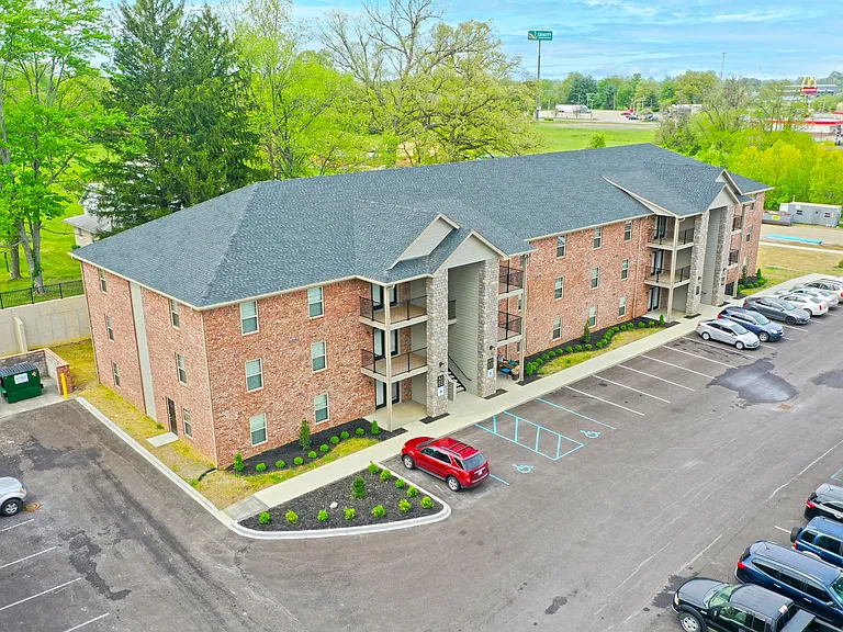 Greenbrier Apartments — Photo 25