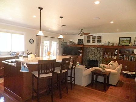 4th image of 329 Smith Dr