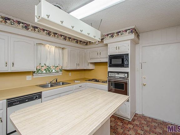 4th image of 23725 Tupelo St