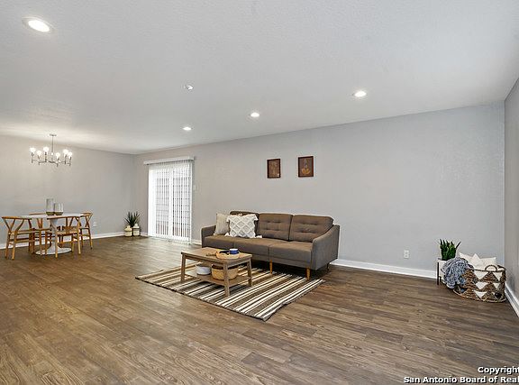 4th image of 4822 Aspenwood Dr