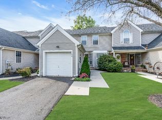 198 Teasel Ct, Whitehouse Station, NJ 08889