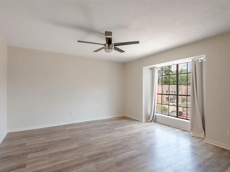 2402 Sycamore Ave #D6 — Photo 11