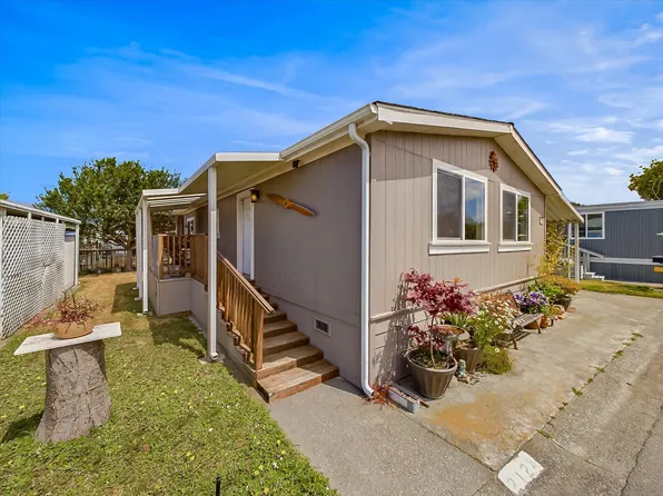 2124 Mustang Ln, Arcata, CA 95521