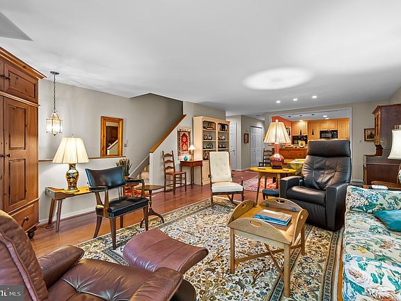4th image of 192 Gregg Dr