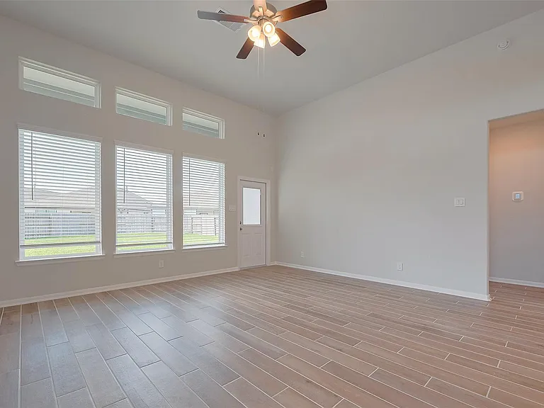 2405 Seamist Cove Ln — Photo 10