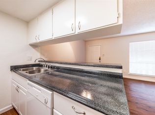 8400 Beech Dr APT 102, Austin, TX 78758