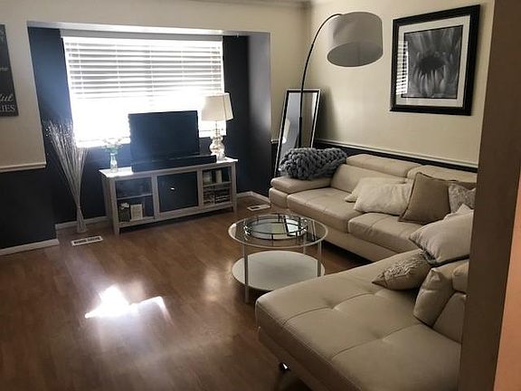 4th image of 2781 S Centerbrook Dr