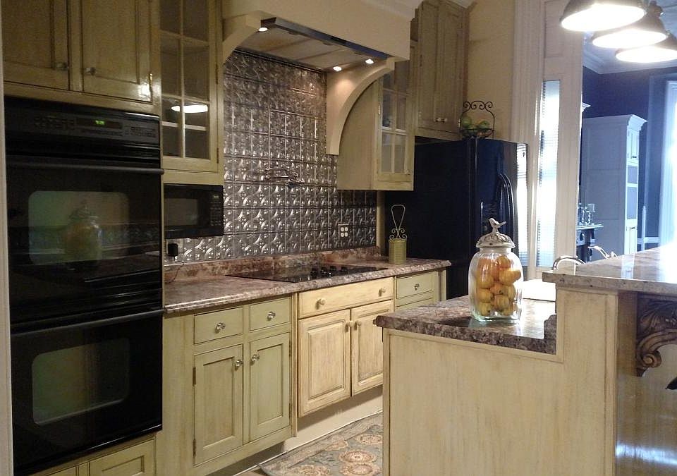 Double oven and built-in microwave