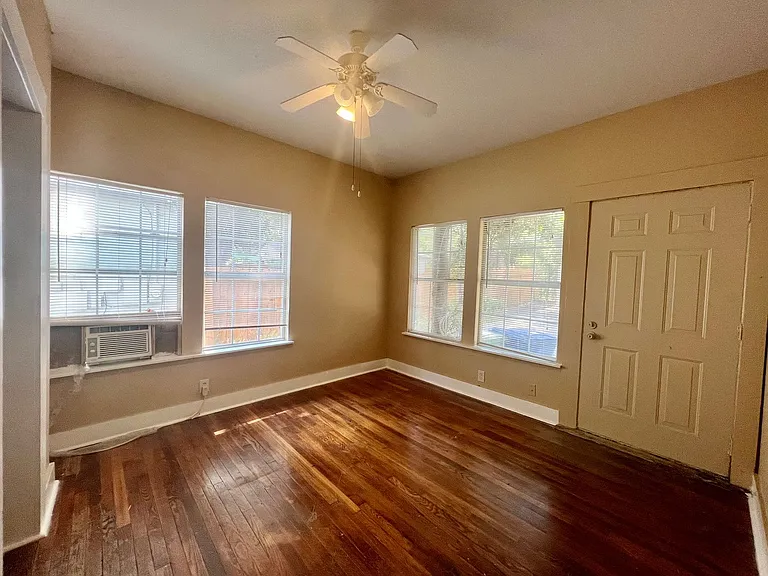 1506 Schley Ave — Photo 14