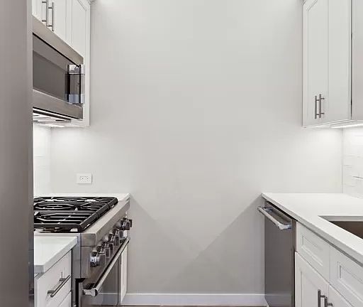4th image of 250 E 54th St APT 25D