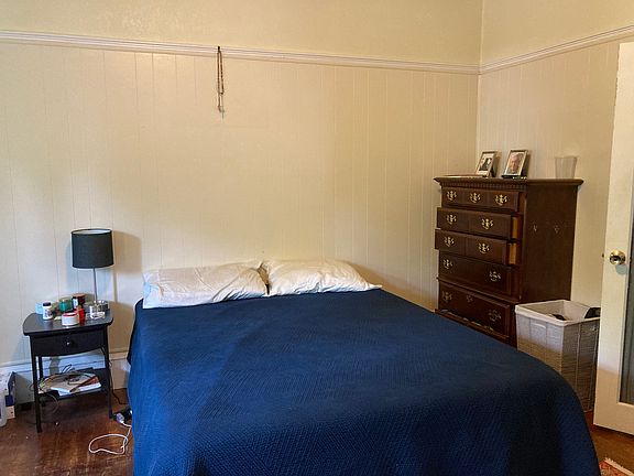 2nd image of 1808 Fairview St