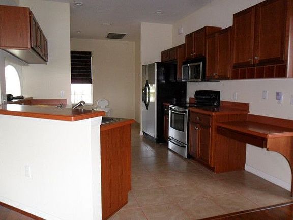 3rd image of 754 Terranova Ln