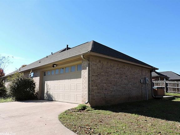 4th image of 2109 McDonald Ln