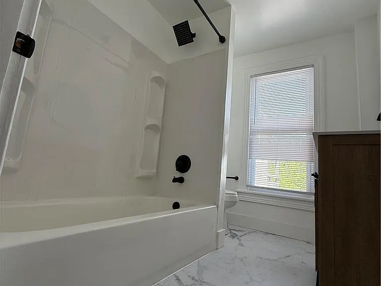 56 W North St — Photo 18