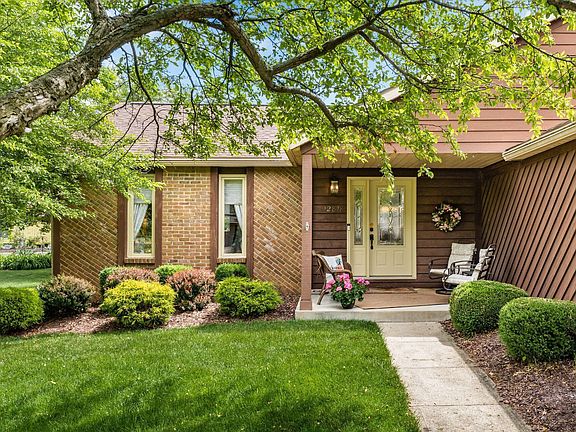 3rd image of 12818 Stonecreek Dr NW