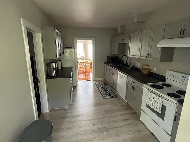 94 Arcadia St #2 — Photo 6