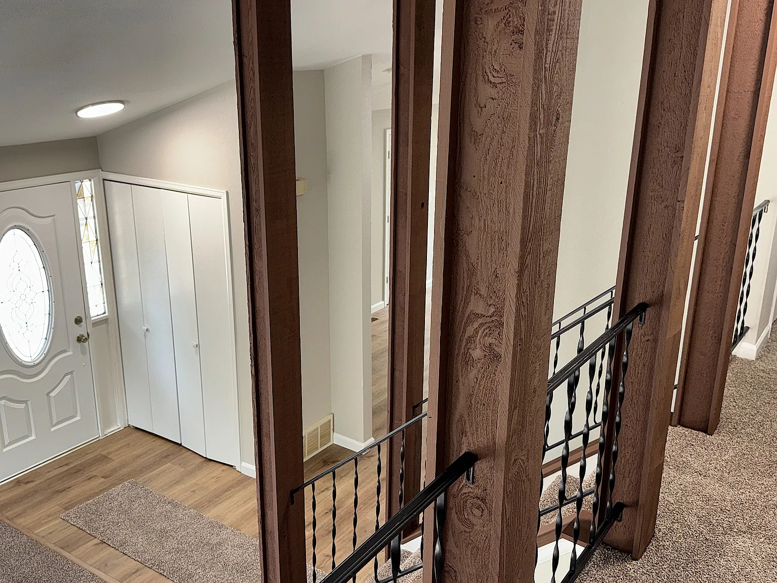 5 bed, 2520 sqft, $2,550 — Photo 2