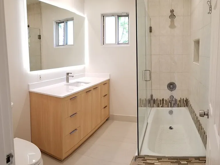 1745 Midvale Ave — Photo 29