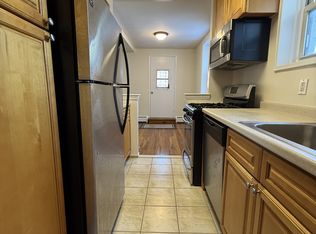 2350 Waters Edge Dr #4Y, Bayside, NY 11360