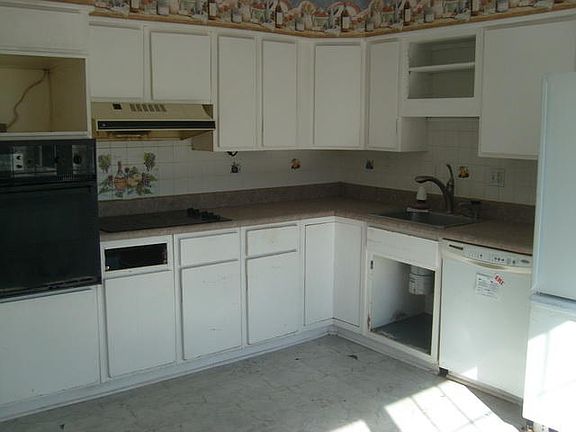 5th image of 4212 Lake Dr SW