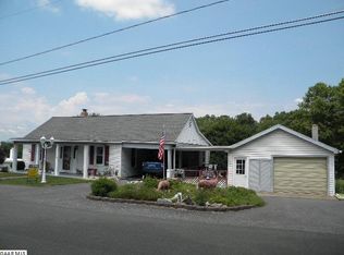 97 Greenview Dr, Staunton, VA 24401