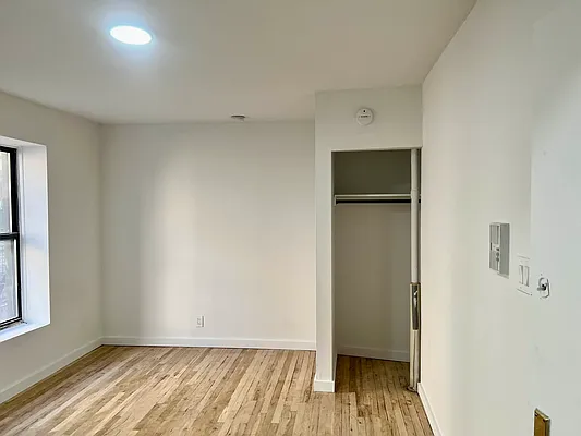 Rented by Hirsch Enterprises Incorporated | media 7