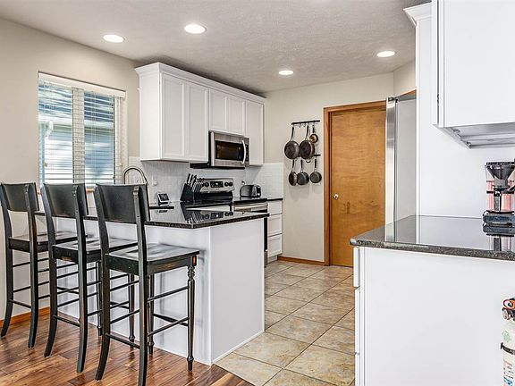 5th image of 2312 S Katy Ct