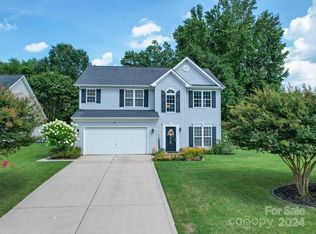 3416 Fairfax Woods Dr, Matthews, NC 28105