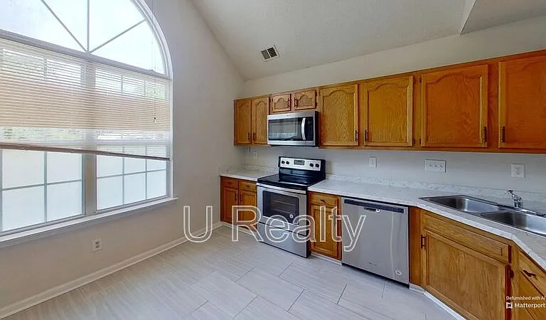 8327 Southgate Commons Dr — Photo 6