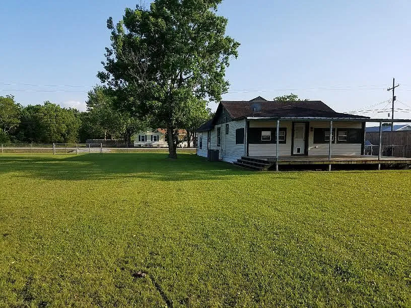 4 bed, 1436 sqft, $1,795 — Photo 2
