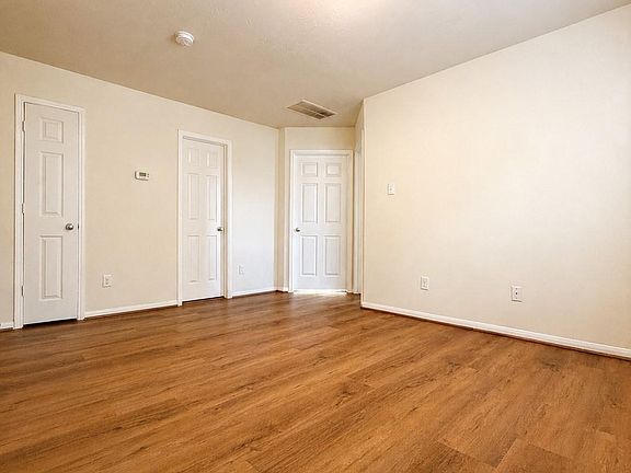 5th image of 8327 Lamond Ln