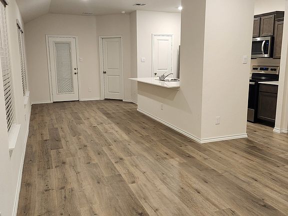 3rd image of 911 Sunrise Ln #3