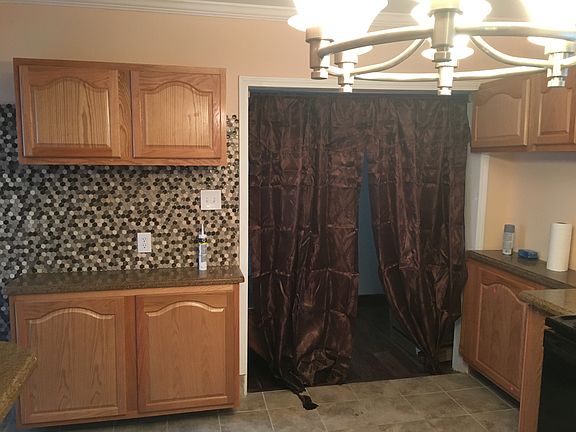 5th image of 2283 Poland St
