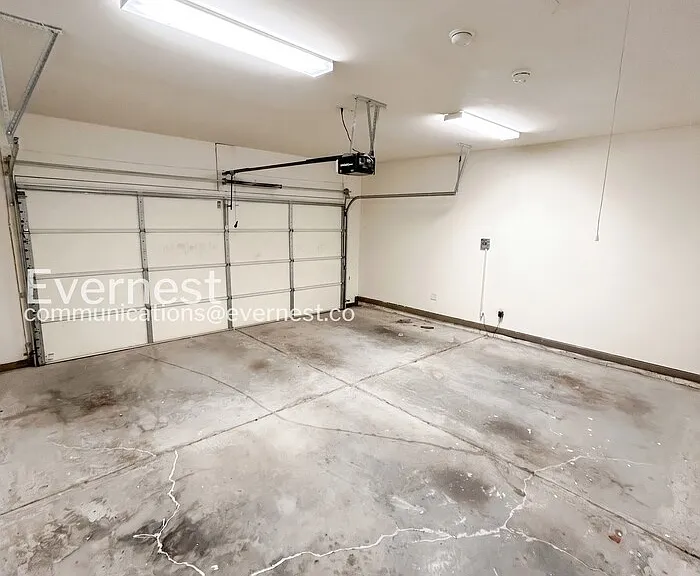 208 Hampton Dr — Photo 10