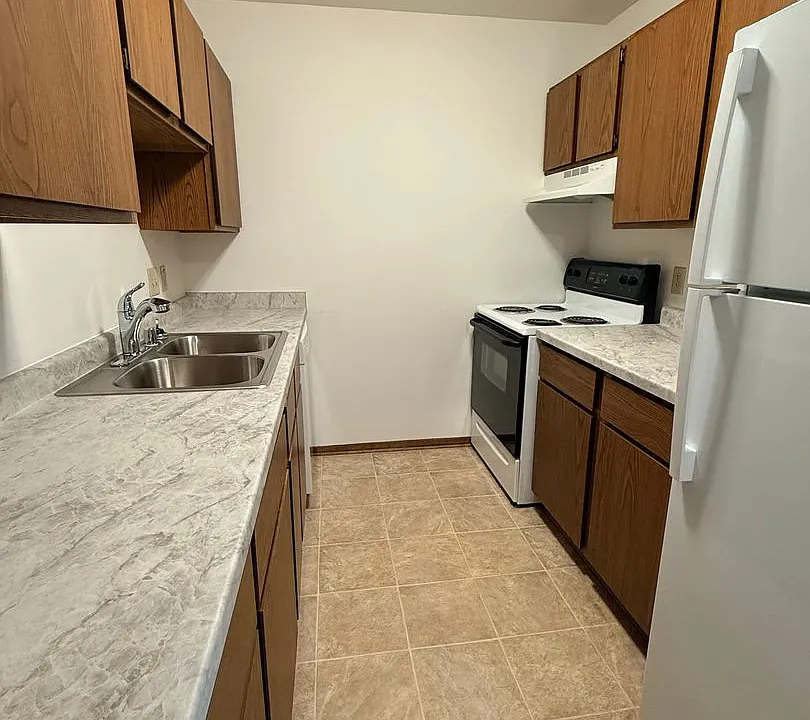 Hartland-Updated And Spacious 2 Bed, 1 Bath, 2nd Floor Apartment.