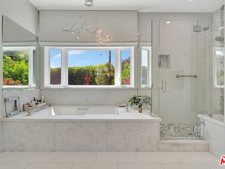 3859 Rambla Pacifico — Photo 19