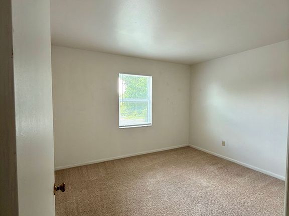 2nd image of 1206 W 9th St APT 203
