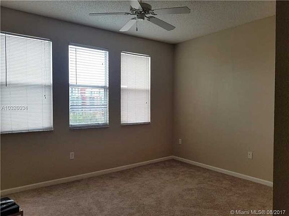 2nd image of 533 NE 3rd Ave APT 528
