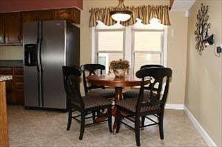 5th image of 4395 Cherry Ct