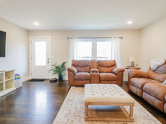 4th image of 115 La Greta Dr