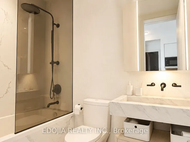 11 Yorkville Ave #6004 — Photo 7