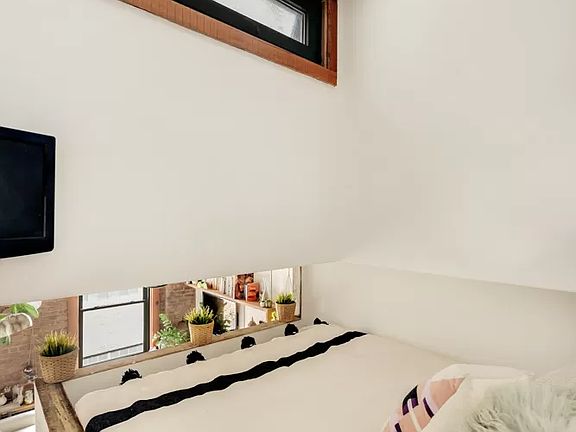 5th image of 43 E 10th St APT 6A